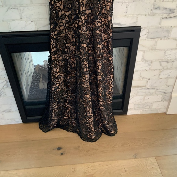 Monique Lhuillier gown formal dress black florallace overlay couture plunge neck - Picture 12 of 16